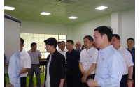 市委副書記、市長張迎春走訪智能制造企業，來我司調研，與我司高層領導親切會面。